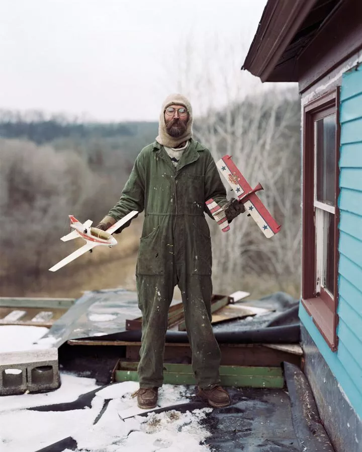 fine art photographer Alec Soth -sleeping-by the mississippi